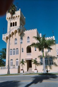 400px-Palace_of_florence_apts_davis_island.jpg